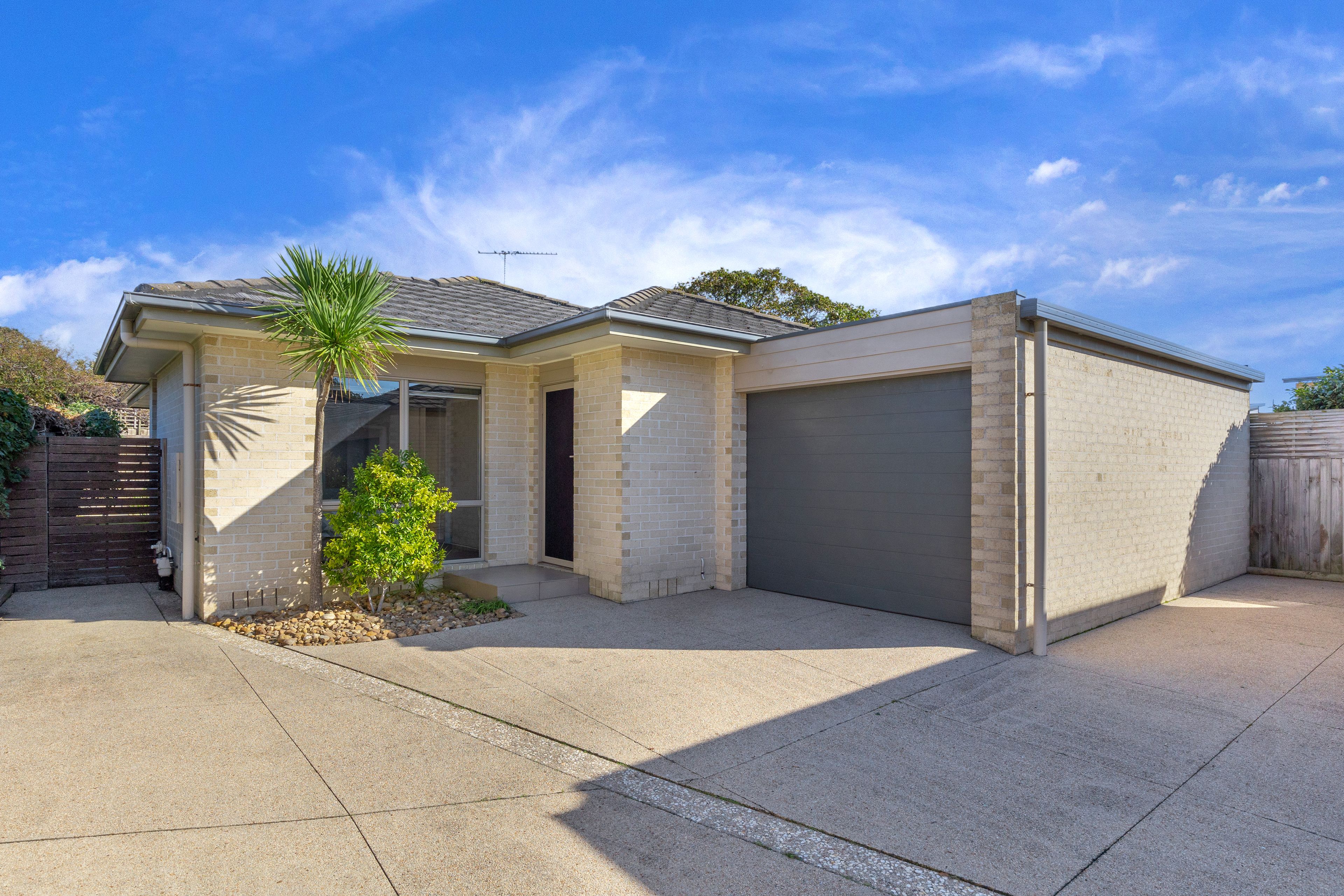 2/16 Wilson Street, Rosebud, VIC Residential House Sold