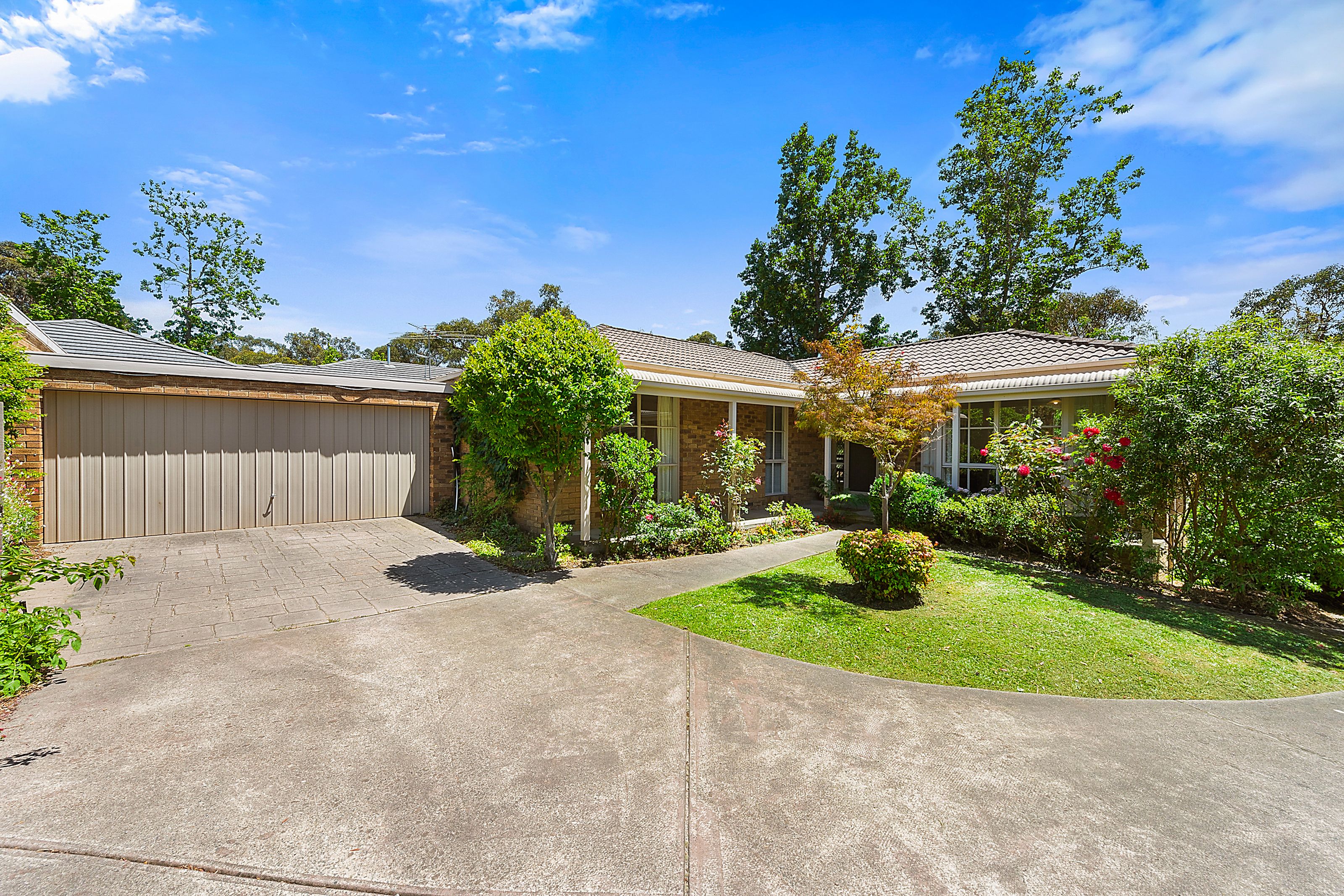 1/8890 LINCOLN Road, Croydon, VIC Residential House Sold