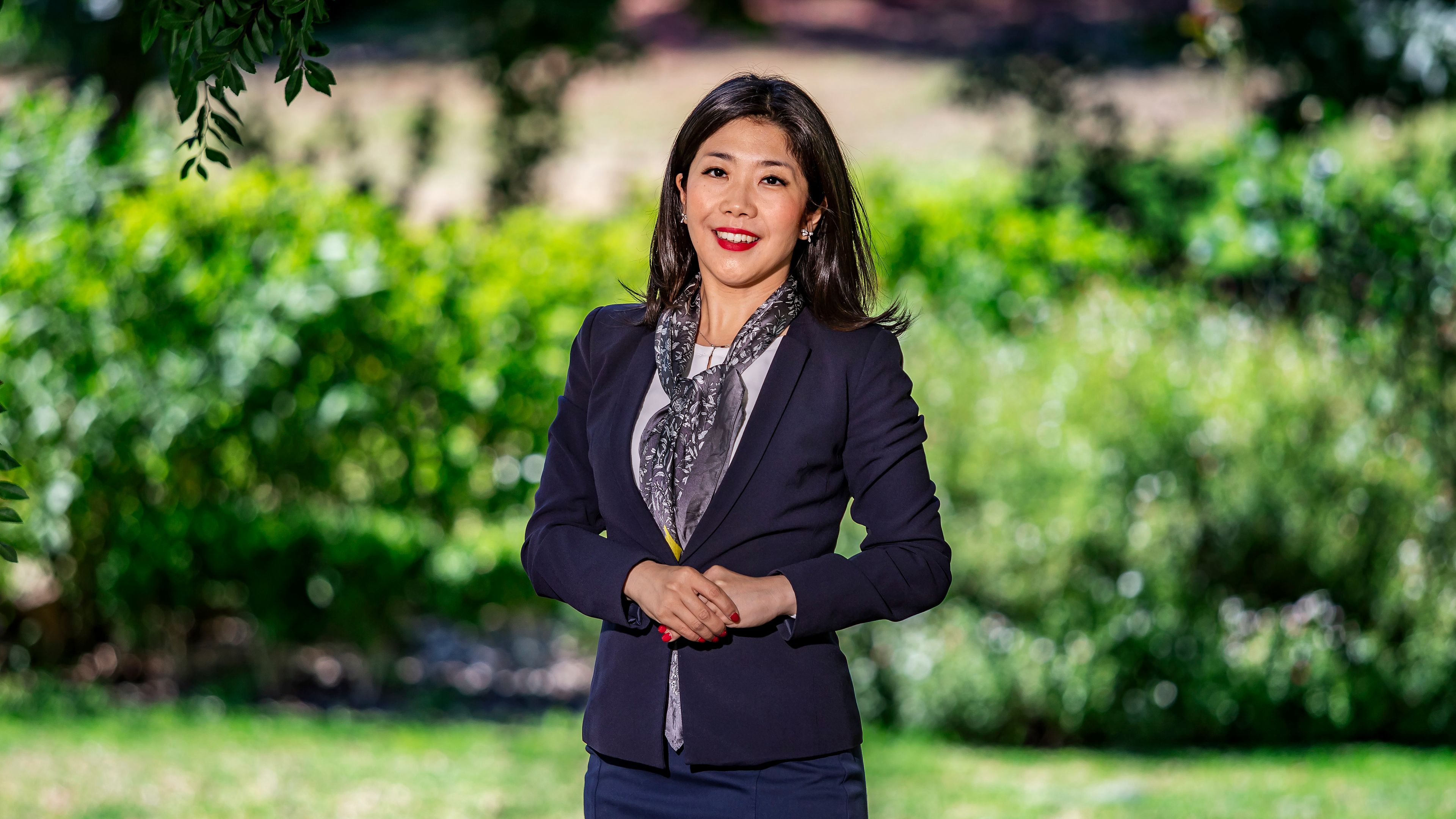 Vivian Li Sales Consultant, Licenced Estate Agent, Auctioneer