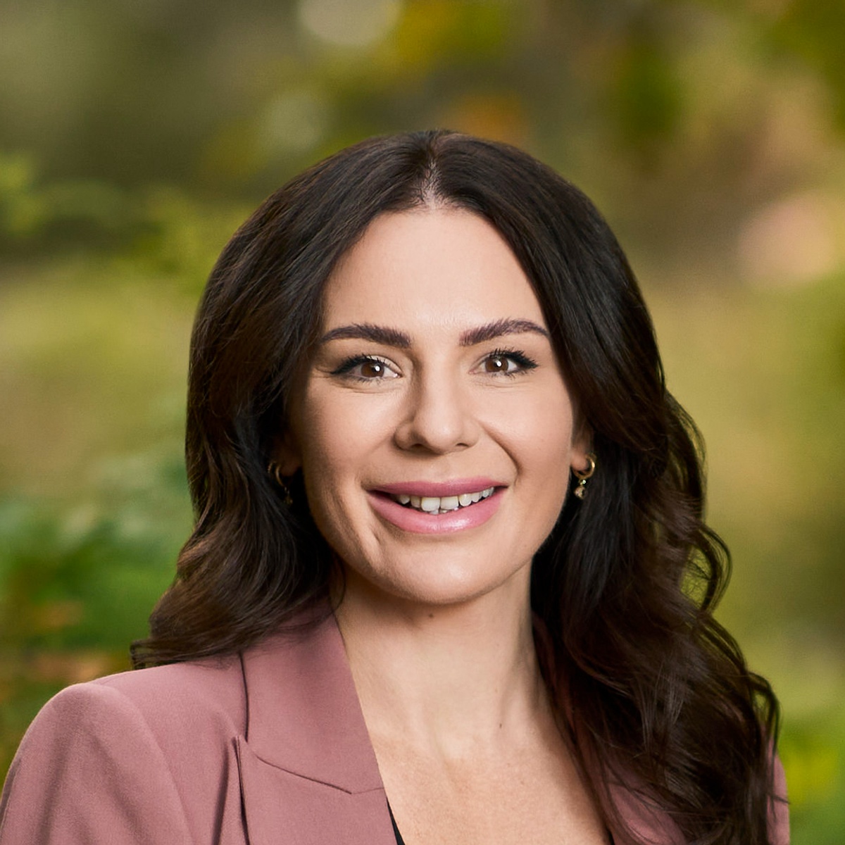 Simone Ray Simone Stevens • Ray White