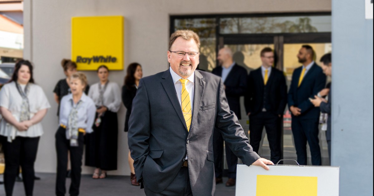 Springwood Principle Lindsay Battley - Principal - Ray White Springwood & Shailer Park