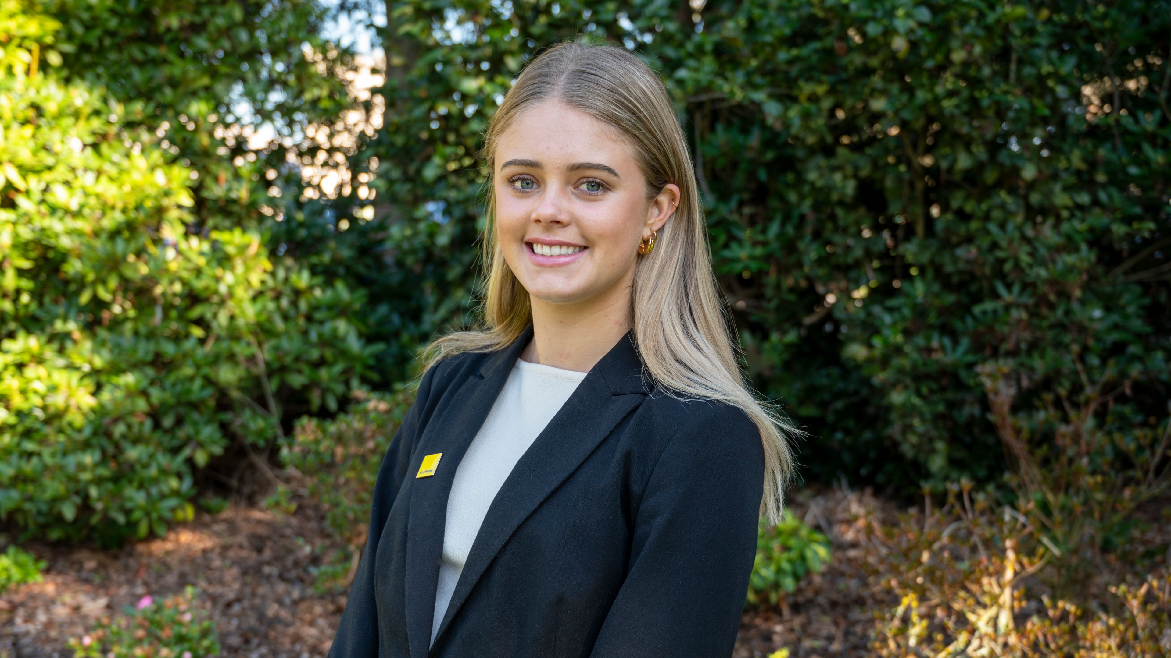 Tenique Van Eekelen - Sales Associate - Ray White Colac