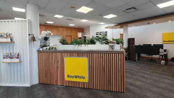 Ray White Orewa photo 1