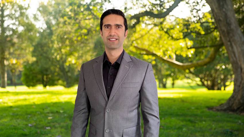 Amit Sharma, Licensee Salesperson at Ray White Mairangi Bay