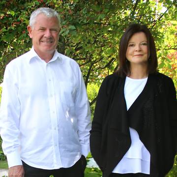 Jo and Craig Scott, Licensee Salespeople at Ray White Arrowtown