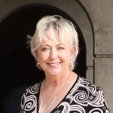 Clare Aird, Licensee Salesperson at Ray White Kilbirnie