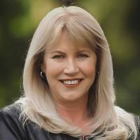 Jane Simonson, Owner/Licensee in Charge at Ray White New Plymouth