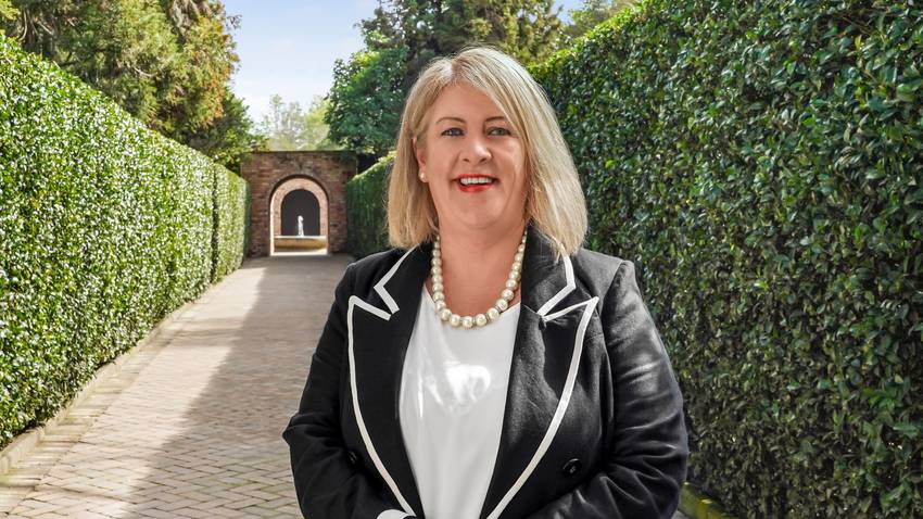 Roslyn Coombes AREINZ, Licensee Salesperson / Auctioneer at Ray White Hamilton City