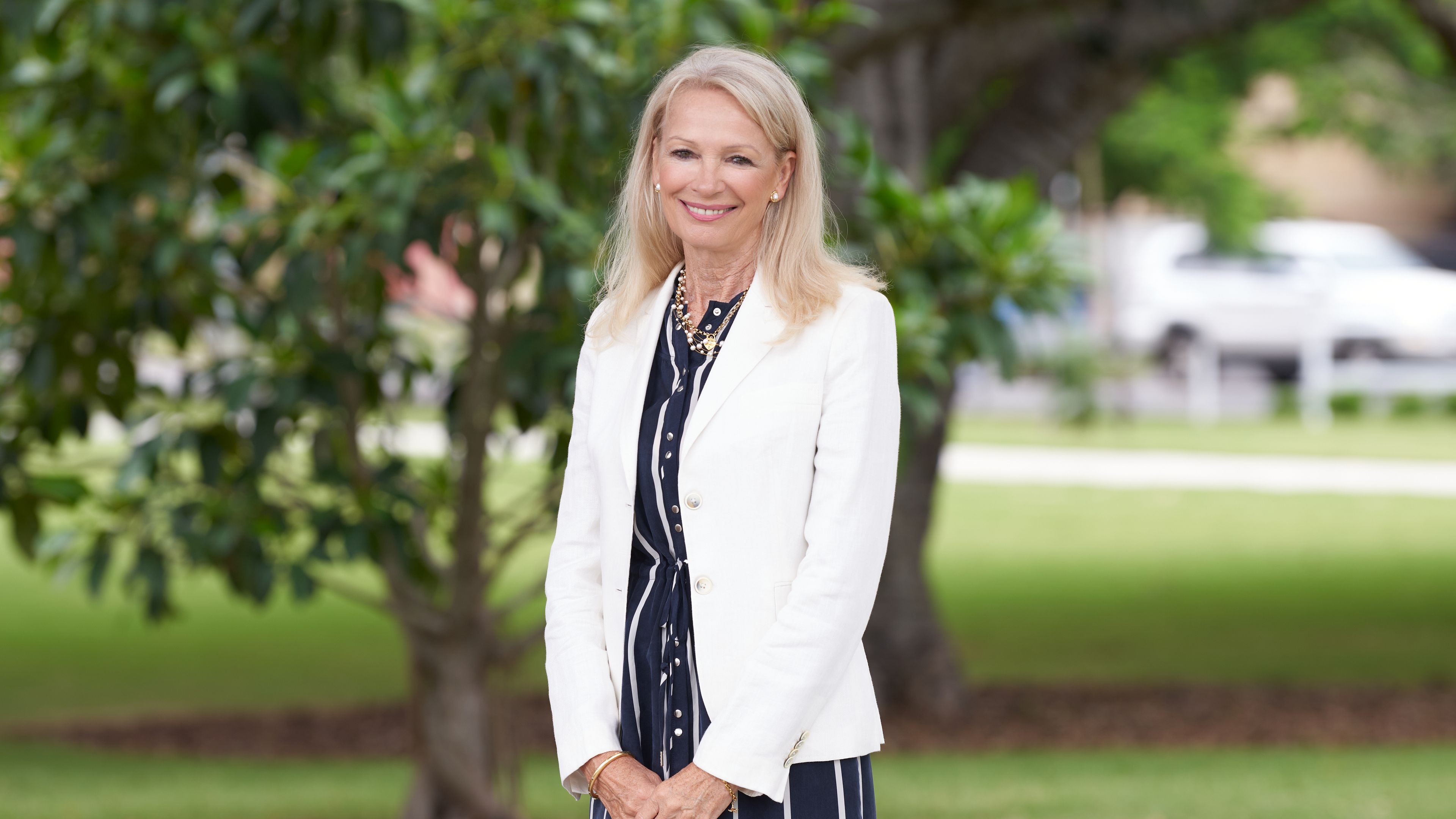 naturalizer marianne white