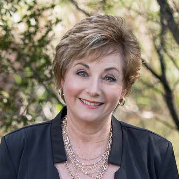Nadine Markgraaff, Sales & New Development Projects at Ray White City Apartments
