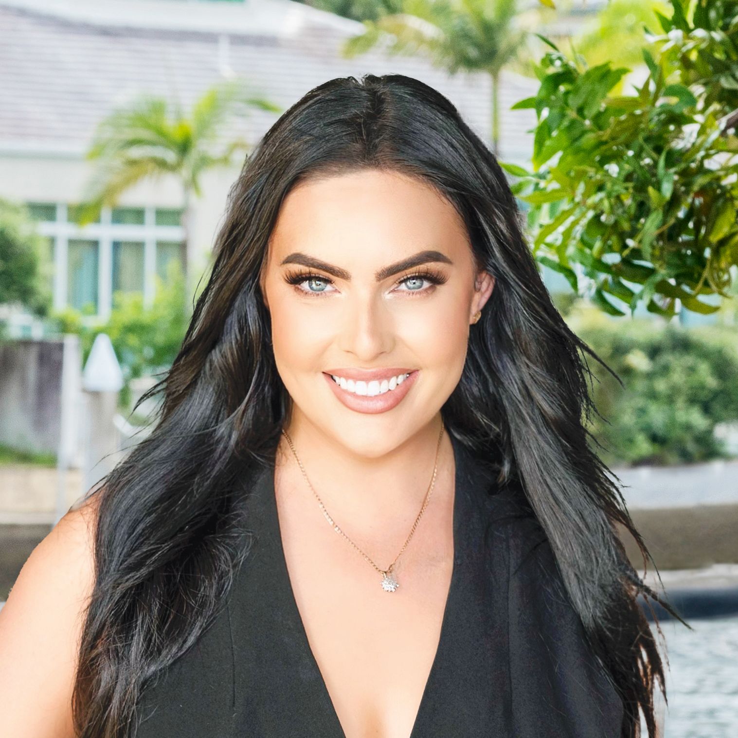 Emma Grant Sales & Marketing Consultant Ray White Mian Group