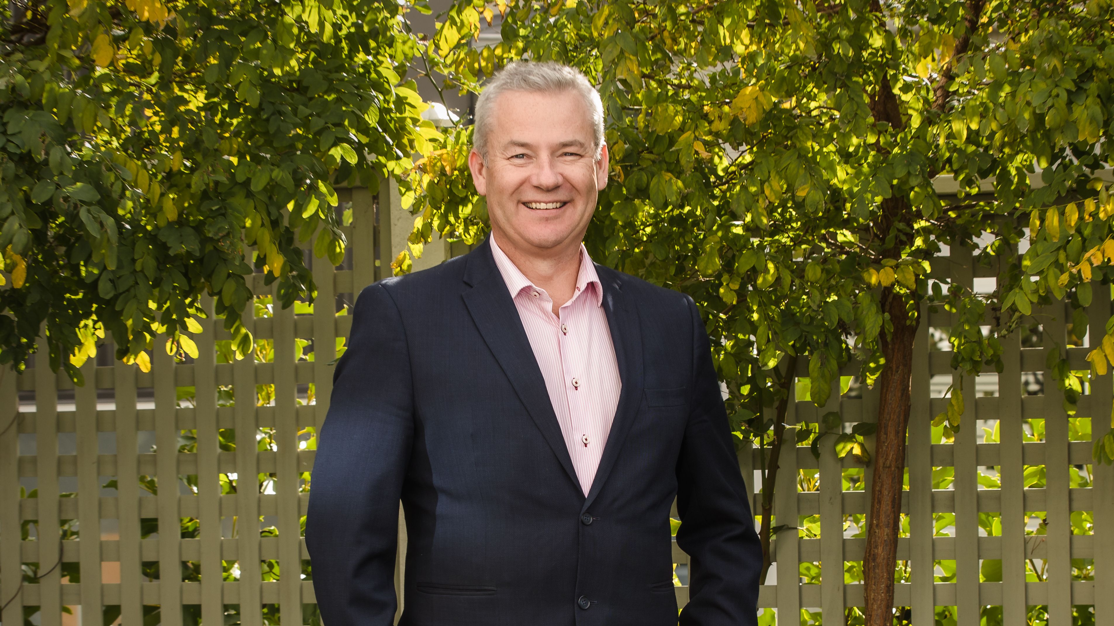 Steve Farrell - Licensee Salesperson / Sales Manager Kilbirnie - Ray ...
