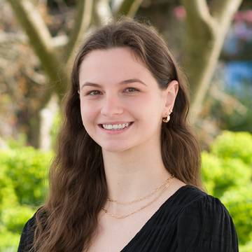 Laura van Nus, Licensee Sales Associate to Ryan Baker at Ray White Kemeys Brothers