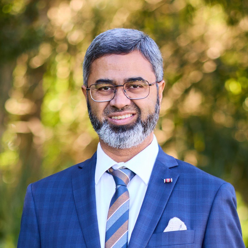 Ali Riaz Ray Ali Riaz - Sales Agent - Ray White Acacia Ridge