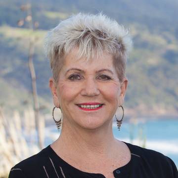 Julie Hanna, Licensee Salesperson at Ray White Raglan