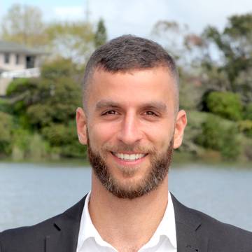 Hen Kalish, Licensee Salesperson at Ray White Papakura