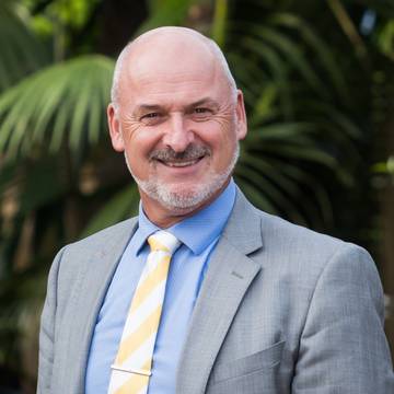 Craig Smith, Licensee Agent - CEO at Ray White Titirangi