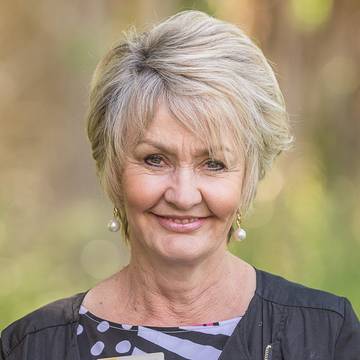 Sharen Tunnell, Premier Salesperson at Ray White Whanganui