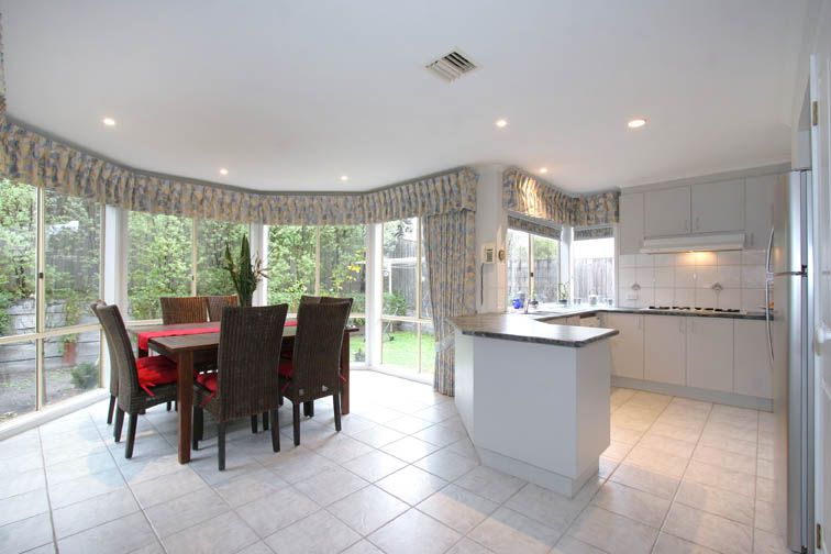 9 Argyle Close, Hughesdale, VIC 3166