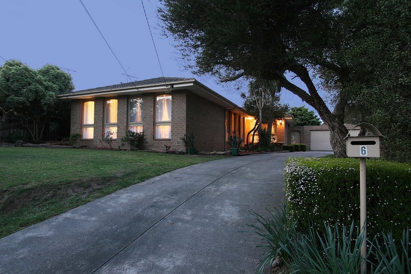 6 McGuigan Grove, Ferntree Gully, VIC 3156