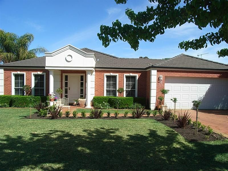 13   Pinehurst Avenue, DUBBO NSW 2830