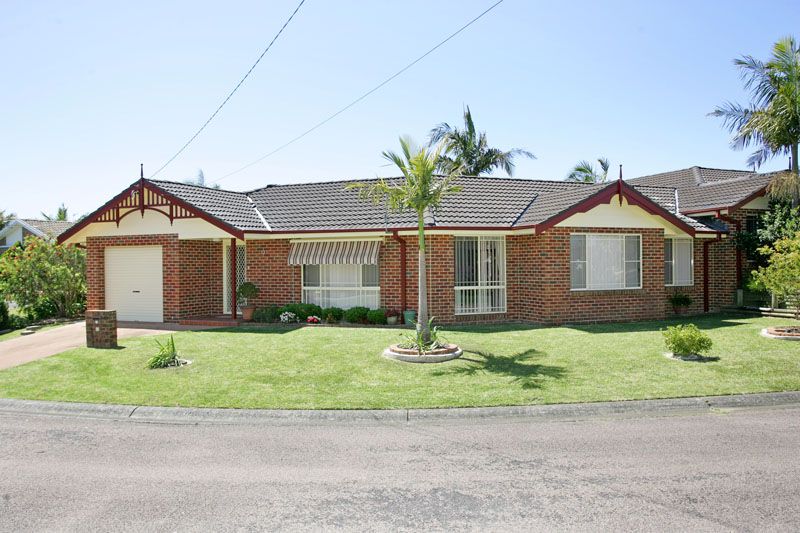 12 Charlotte Close, BATEAU BAY NSW 2261