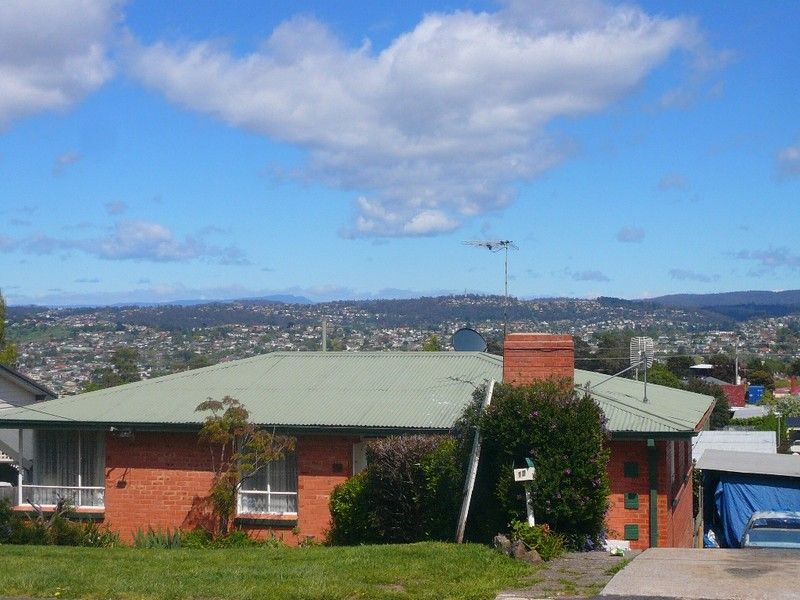 12 Cromwell Street, RAVENSWOOD TAS 7250