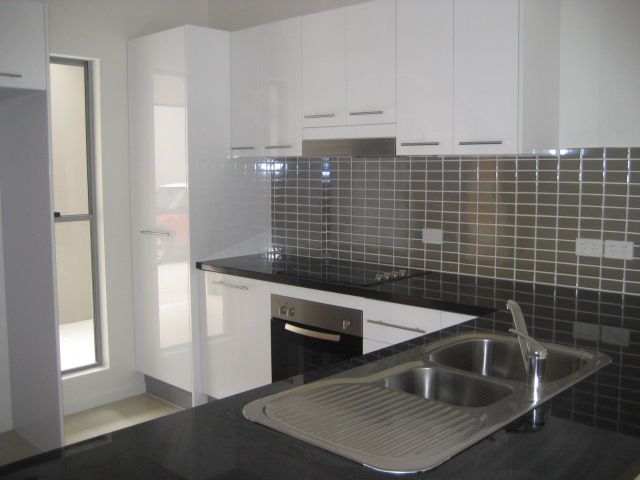 16  Broadmere Street, ANNERLEY QLD 4103