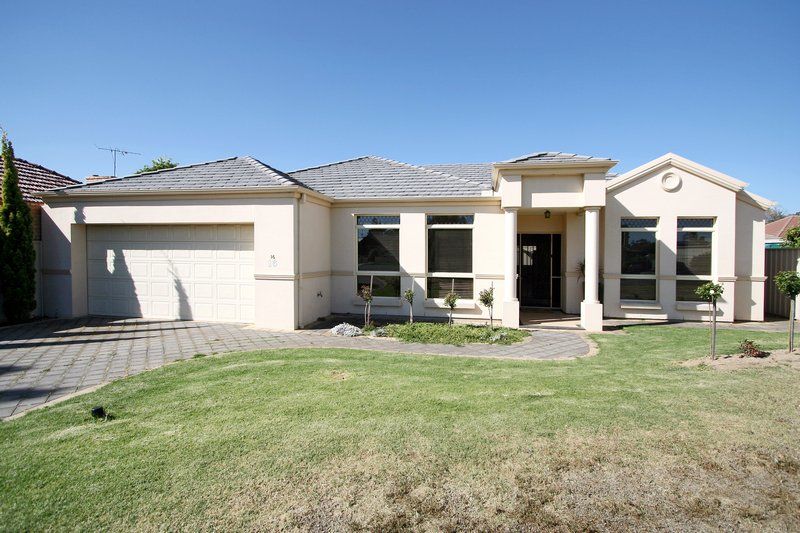 16 HMAS Australia Road, HENLEY BEACH SOUTH SA 5022