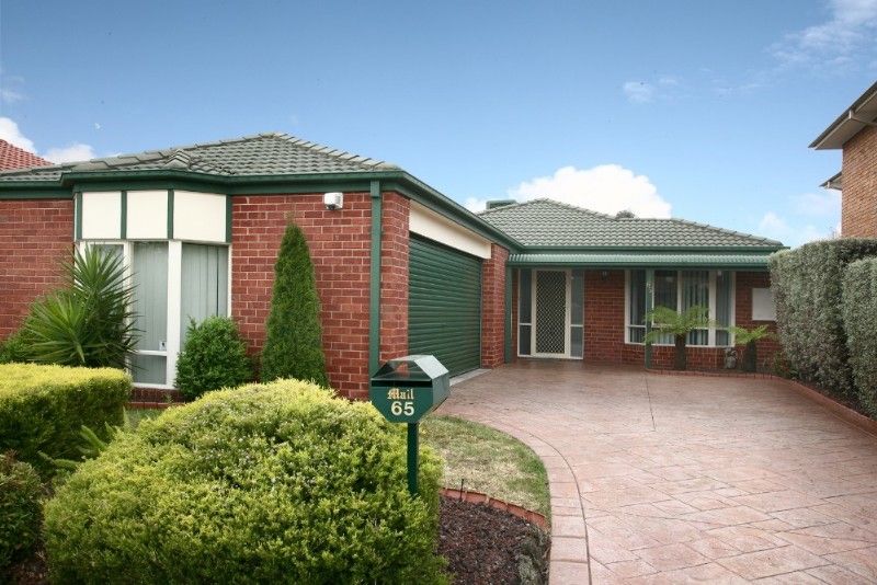65 Clauscen Drive, ROWVILLE VIC 3178