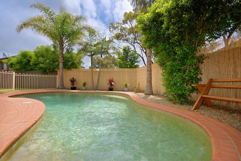 4 Weaver Place, WORONORA HEIGHTS NSW 2233