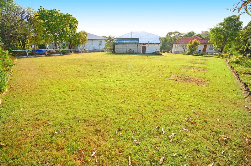 40 Embie Street, Holland Park West, QLD 4121