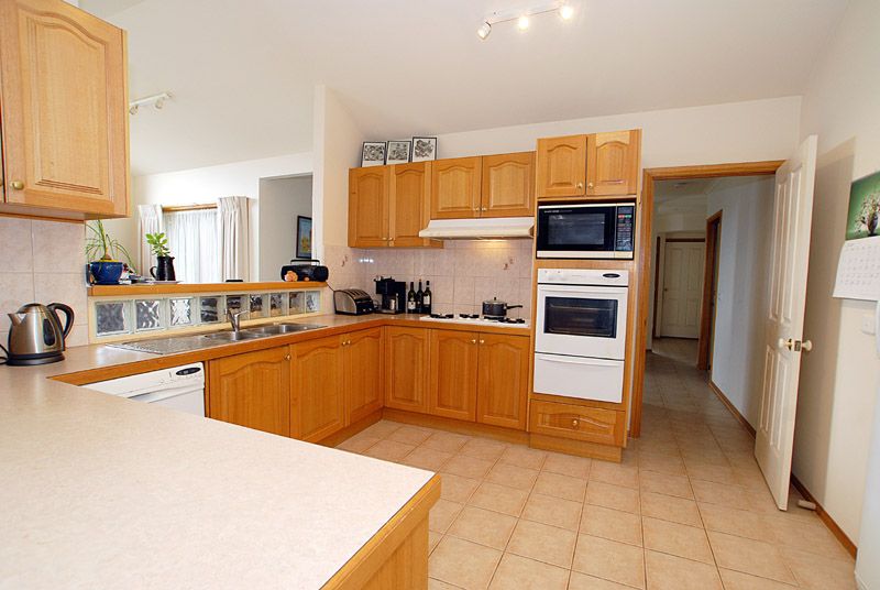 2 Bottlebrush Court, Langwarrin, VIC 3910