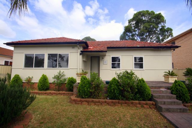 230 Rose Street, YAGOONA NSW 2199