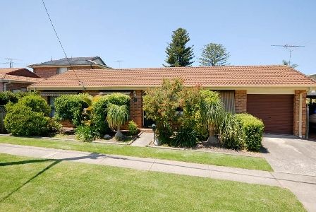 42B   Sturt Road, WOOLOOWARE NSW 2230