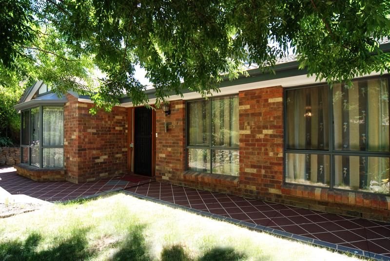 31 Dunalbyn Drive, ABERFOYLE PARK SA 5159