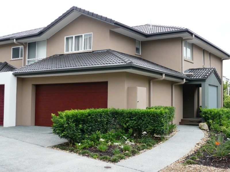 33 Clark Street, BIGGERA WATERS QLD 4216
