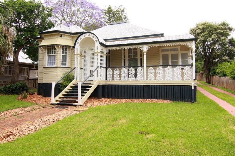 4 Connell Street, EAST TOOWOOMBA QLD 4350