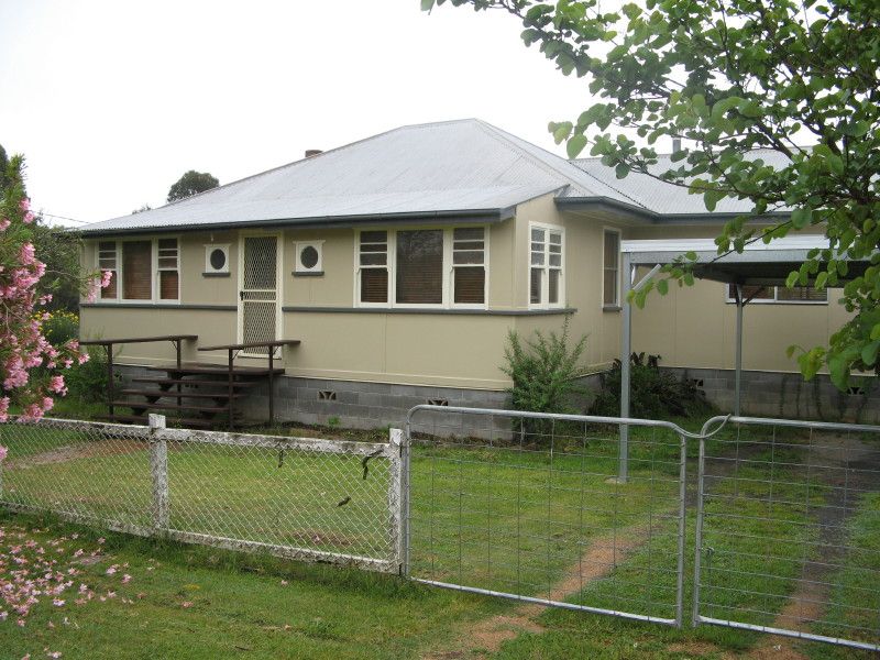 28 Albert Street, CROWS NEST QLD 4355