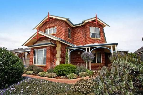 42 Augustine Drive, HIGHTON VIC 3216