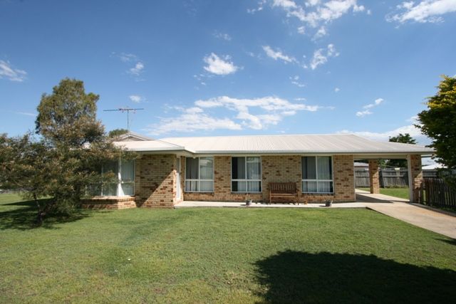 30  Bernadette Crescent, ROSEWOOD QLD 4340