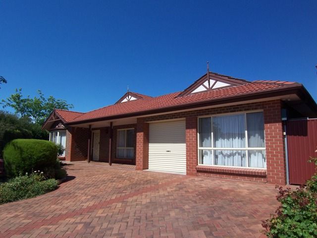 31 Attingham Crescent, OAKDEN SA 5086