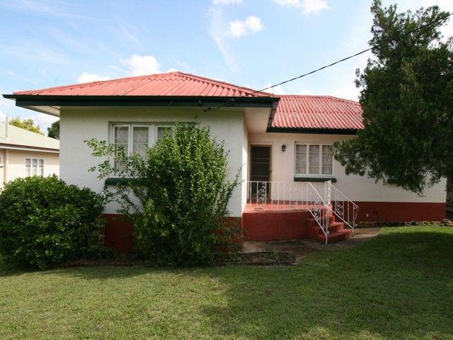 2  Thurso Street, NORTH BOOVAL QLD 4304