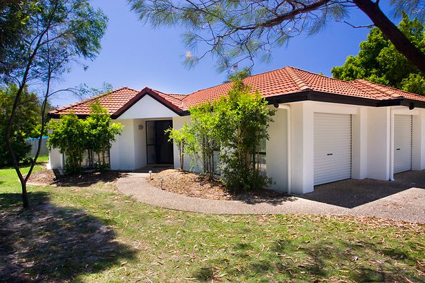 16 Honeyeater Avenue, NOOSAVILLE QLD 4566