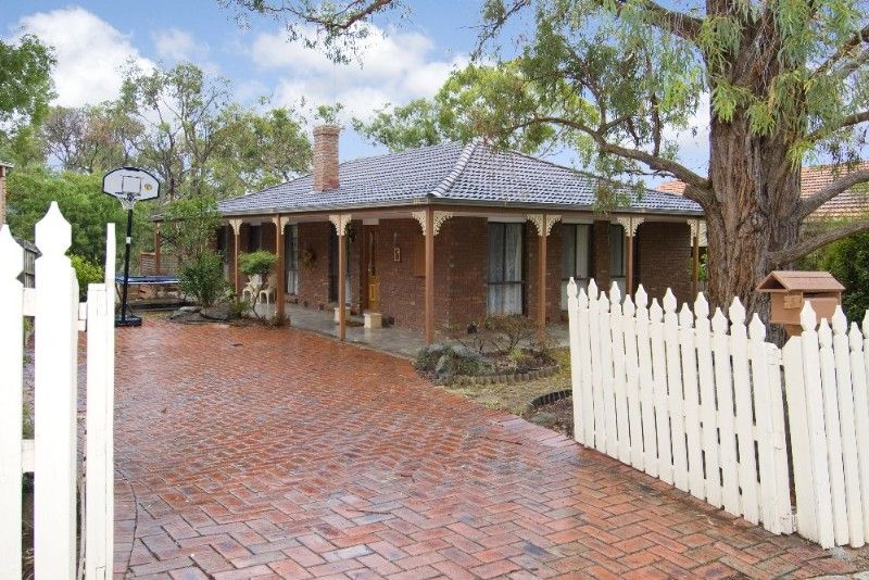 5 Miowera Green, GREENSBOROUGH VIC 3088