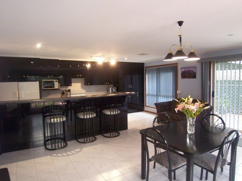 17  Springhill Avenue, OAKDEN SA 5086