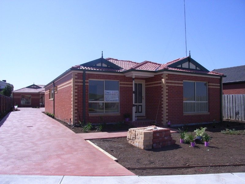 12 Lily Drive, SYDENHAM VIC 3037