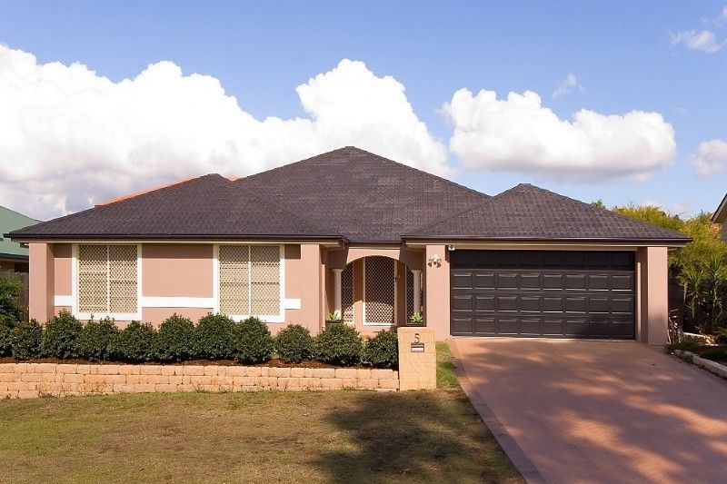 5 Abbotsford Place, FOREST LAKE QLD 4078