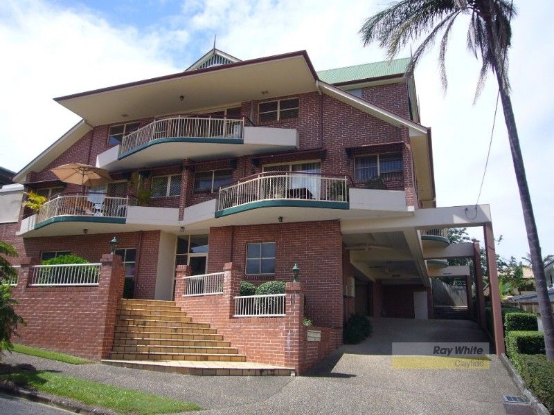 11 Montpelier Street, CLAYFIELD QLD 4011