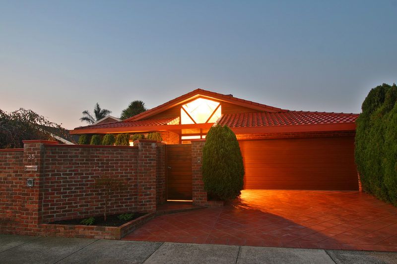 35  McClure Road, DINGLEY VILLAGE VIC 3172
